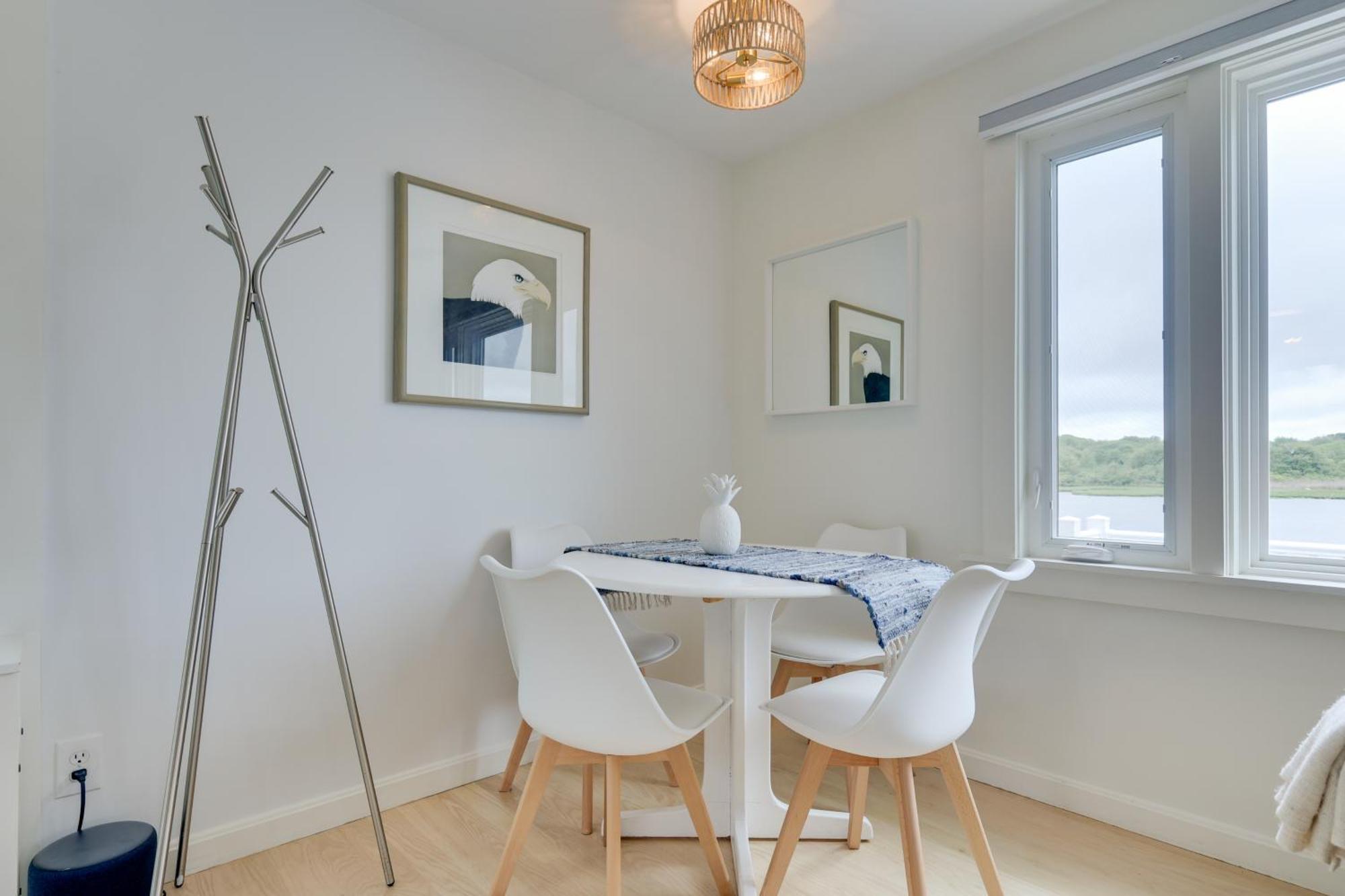 Cozy Narragansett Cottage With Dock And Outdoor Shower Exteriör bild