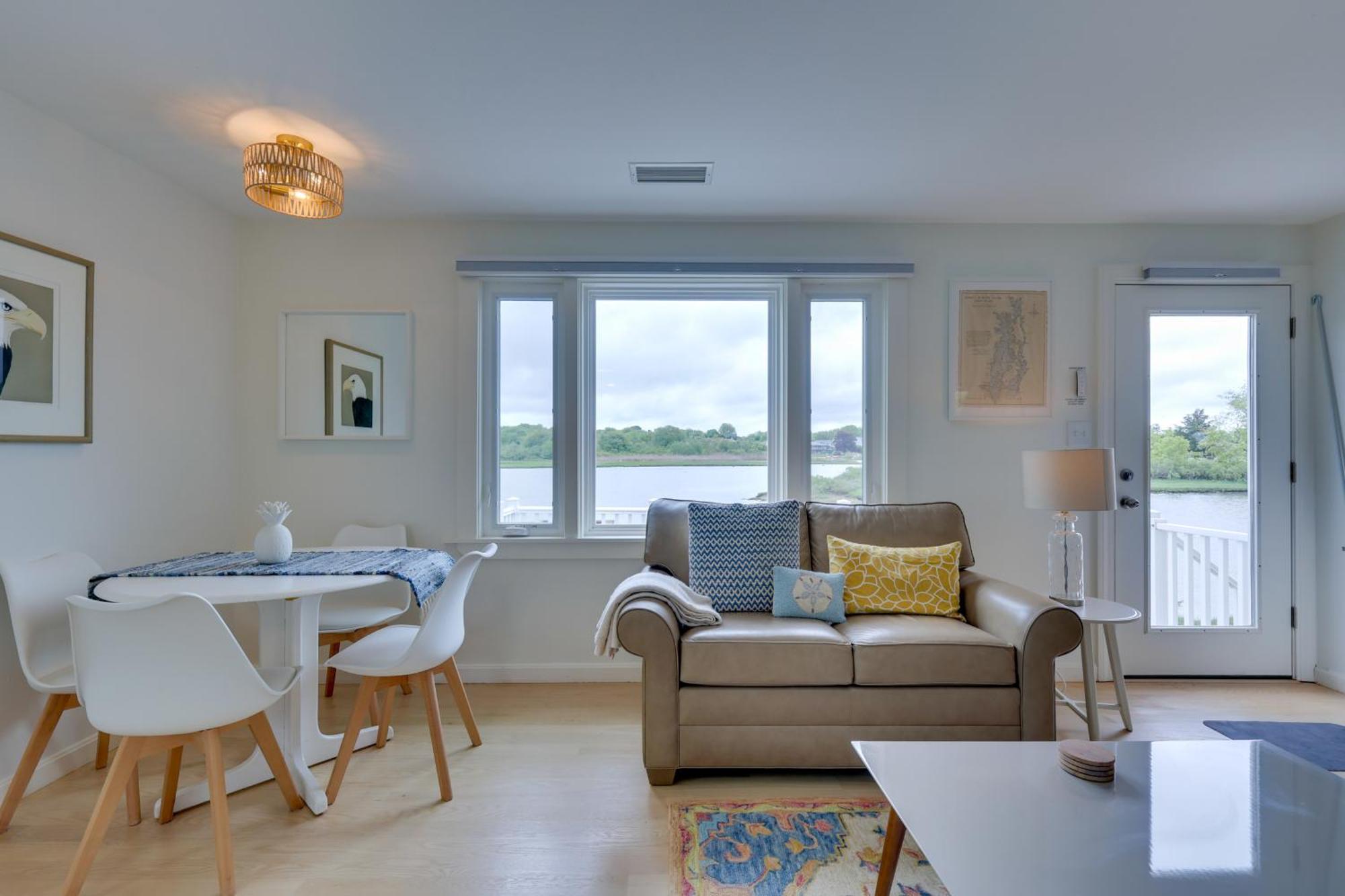 Cozy Narragansett Cottage With Dock And Outdoor Shower Exteriör bild