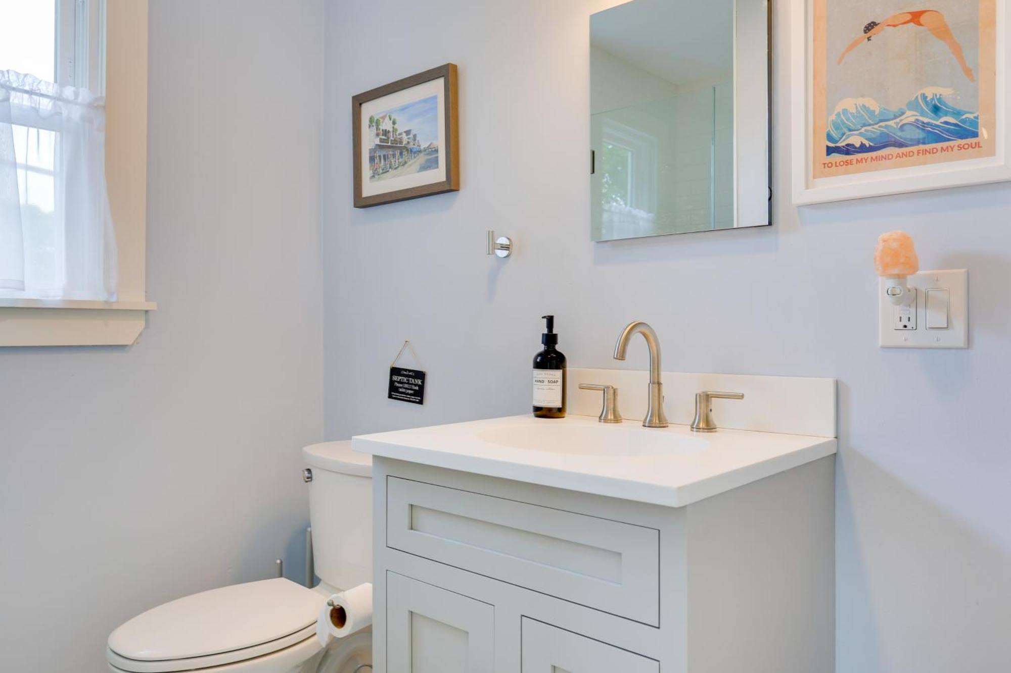 Cozy Narragansett Cottage With Dock And Outdoor Shower Exteriör bild