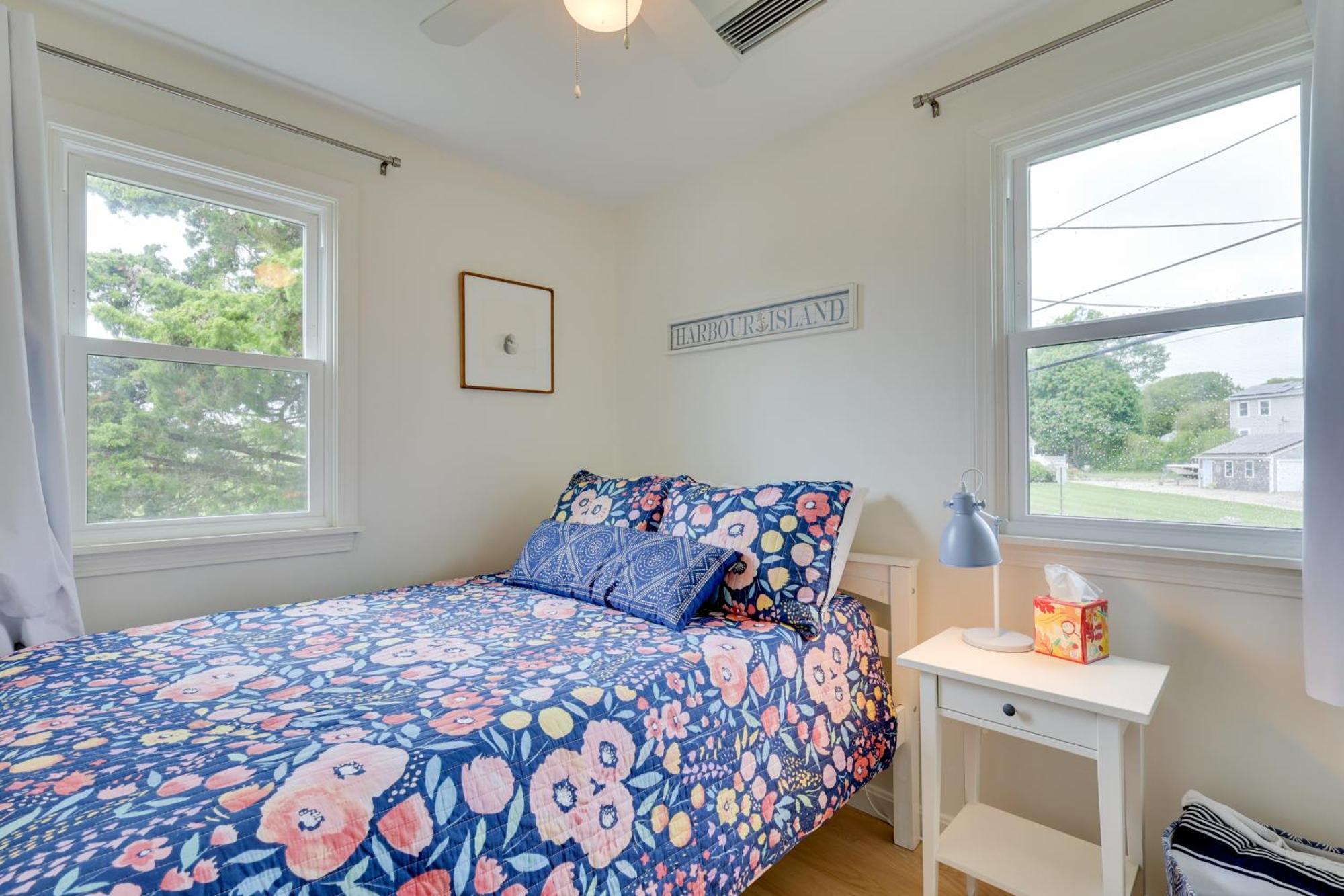 Cozy Narragansett Cottage With Dock And Outdoor Shower Exteriör bild