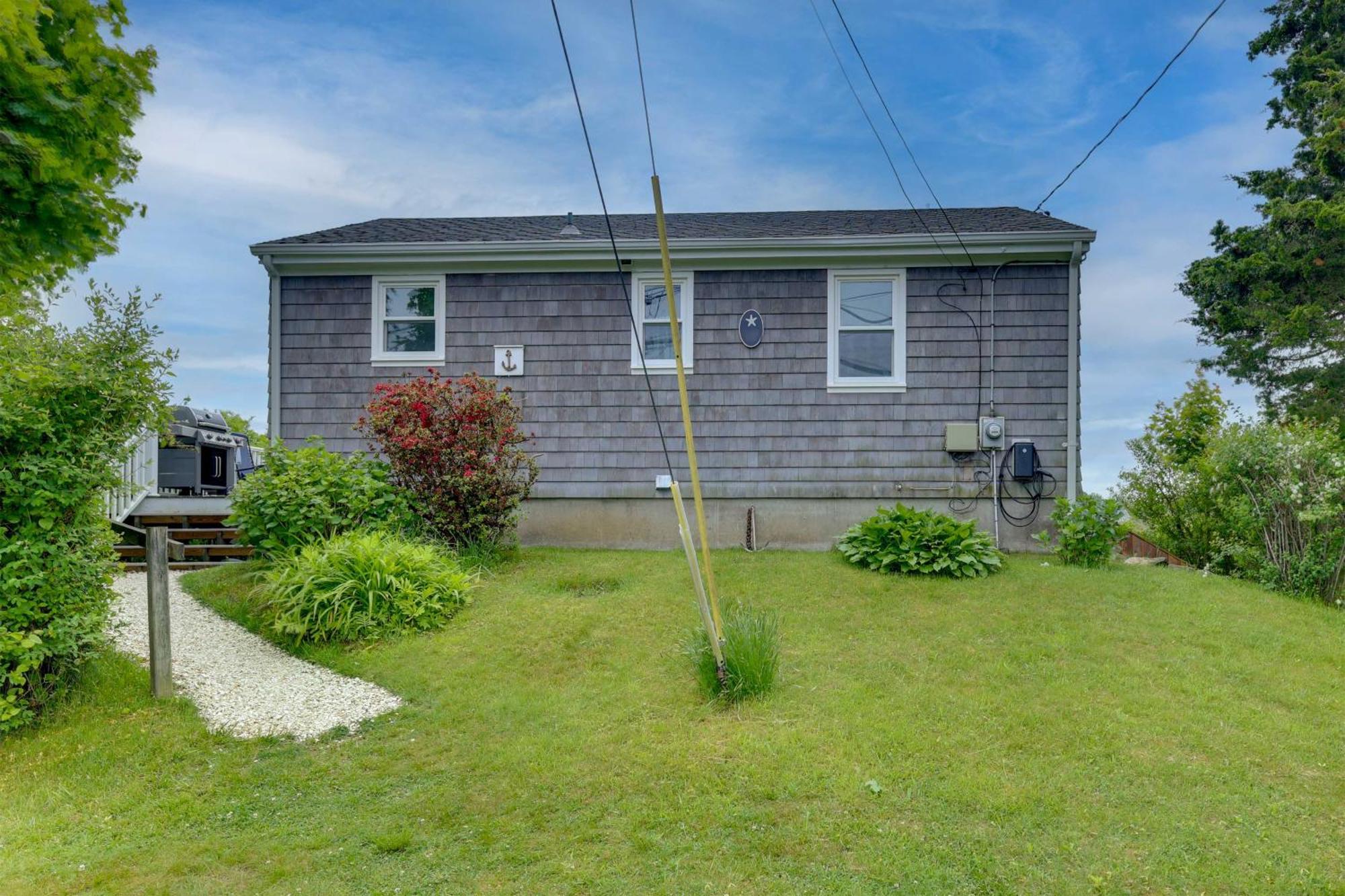 Cozy Narragansett Cottage With Dock And Outdoor Shower Exteriör bild
